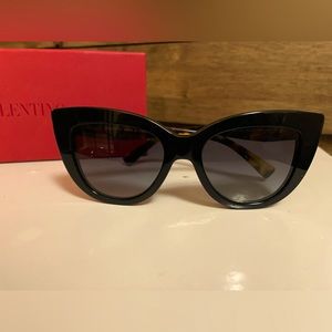 Valentino Sunglasses - Black